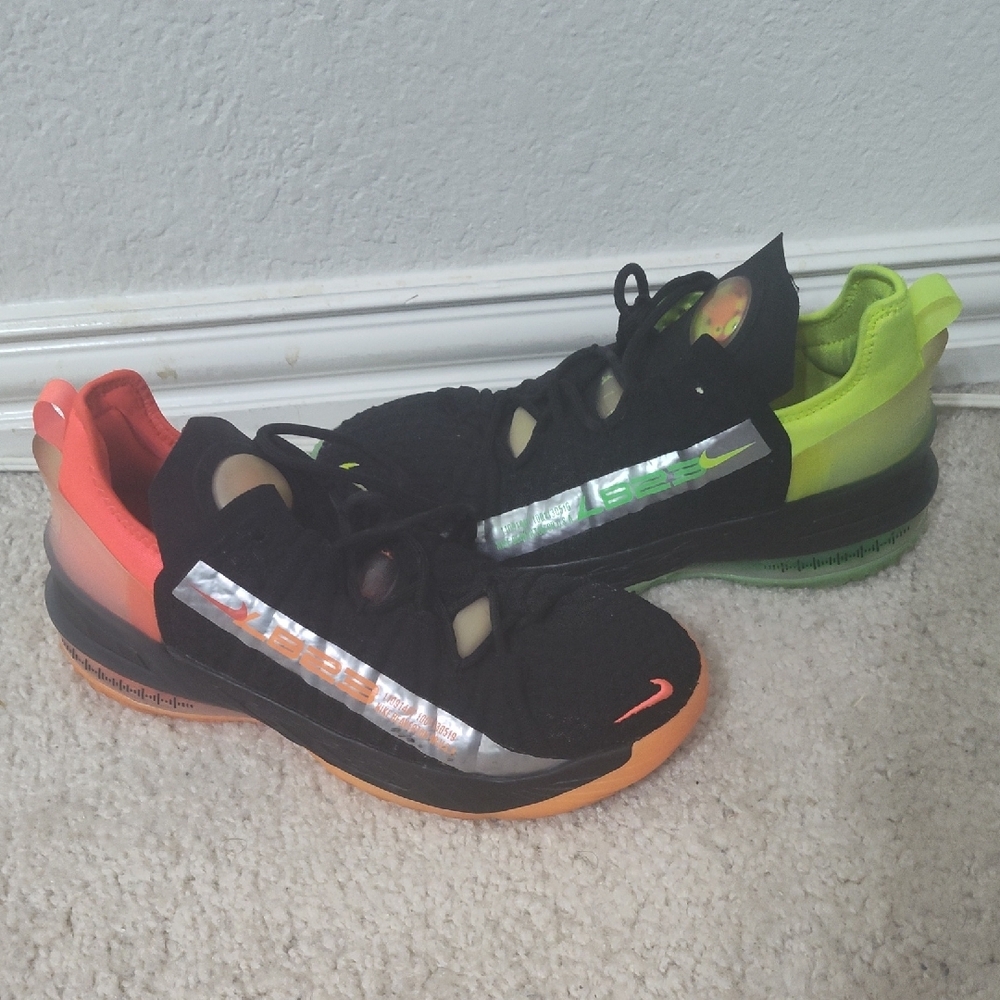 LeBron 18 GS BOYS 6.5Y "BLACK CRIMSON VOLT"